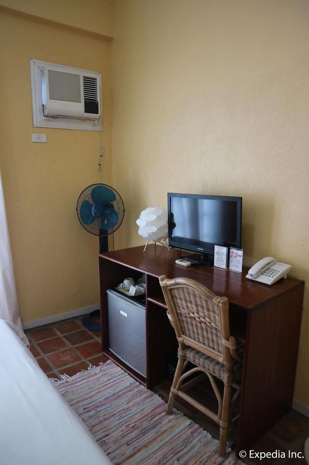 Sun Villa Beachfront Resort & Spa Balabag  Bagian luar foto